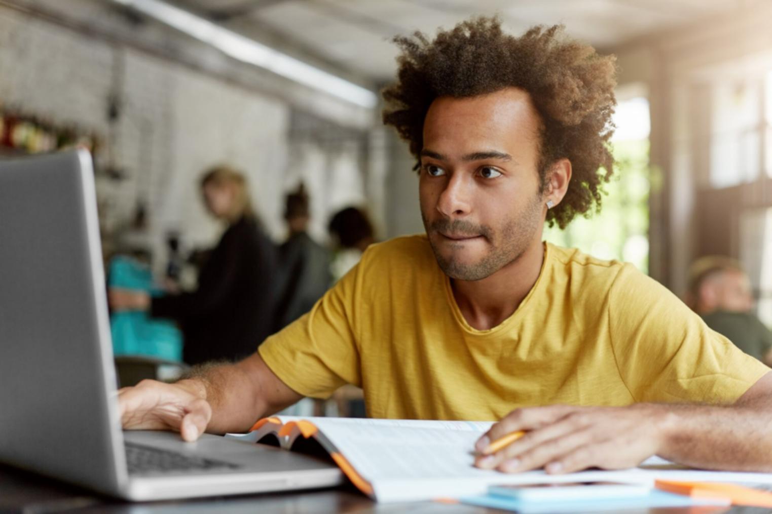 Команда консультантов за работой